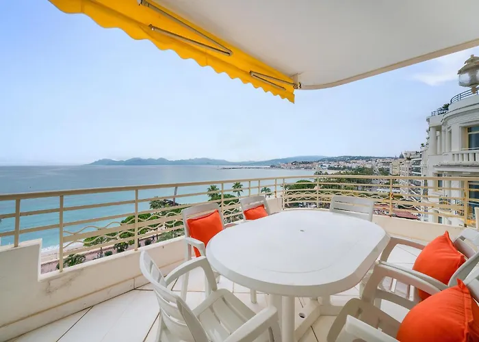 Amazing Apartment In Cannes With House Sea View