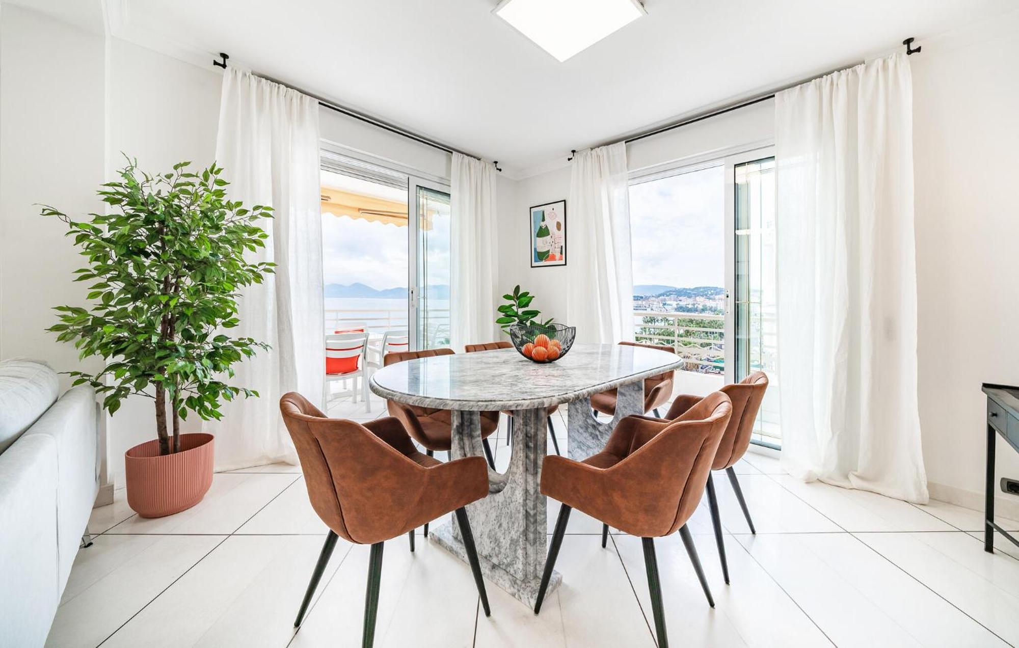 Hébergement de vacances Amazing In With House Sea View