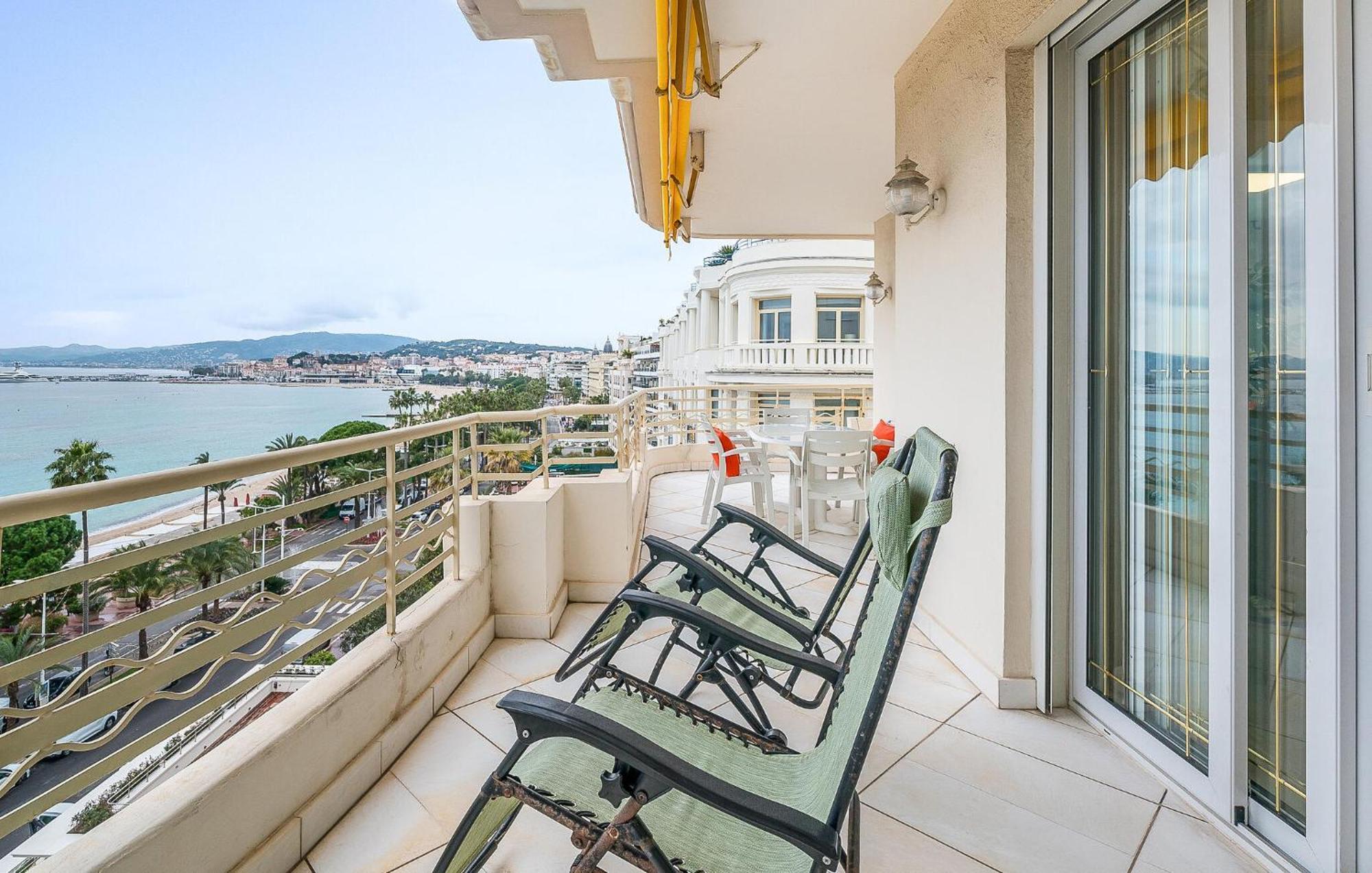 Hébergement de vacances Amazing In With House Sea View