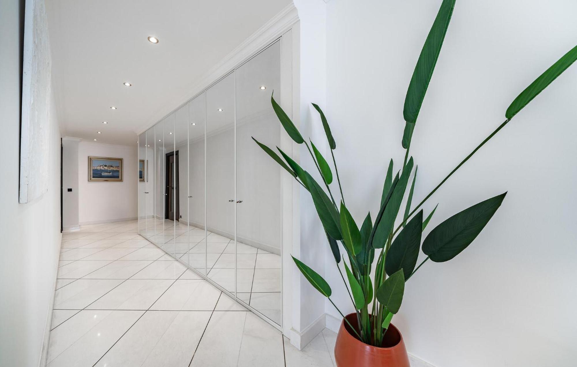 Ferienhaus Amazing In With House Sea View Cannes